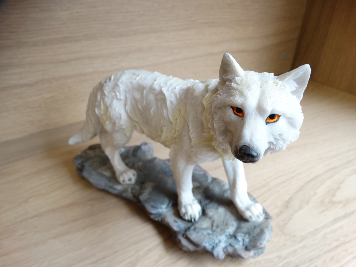 White Wolf standing - 28 cm